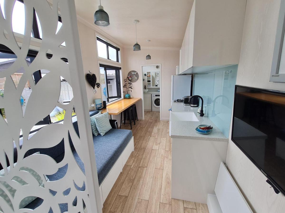 Aroha Tiny House Peka Peka Apartman Waikanae Kültér fotó