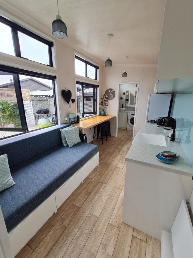 Aroha Tiny House Peka Peka Apartman Waikanae Kültér fotó